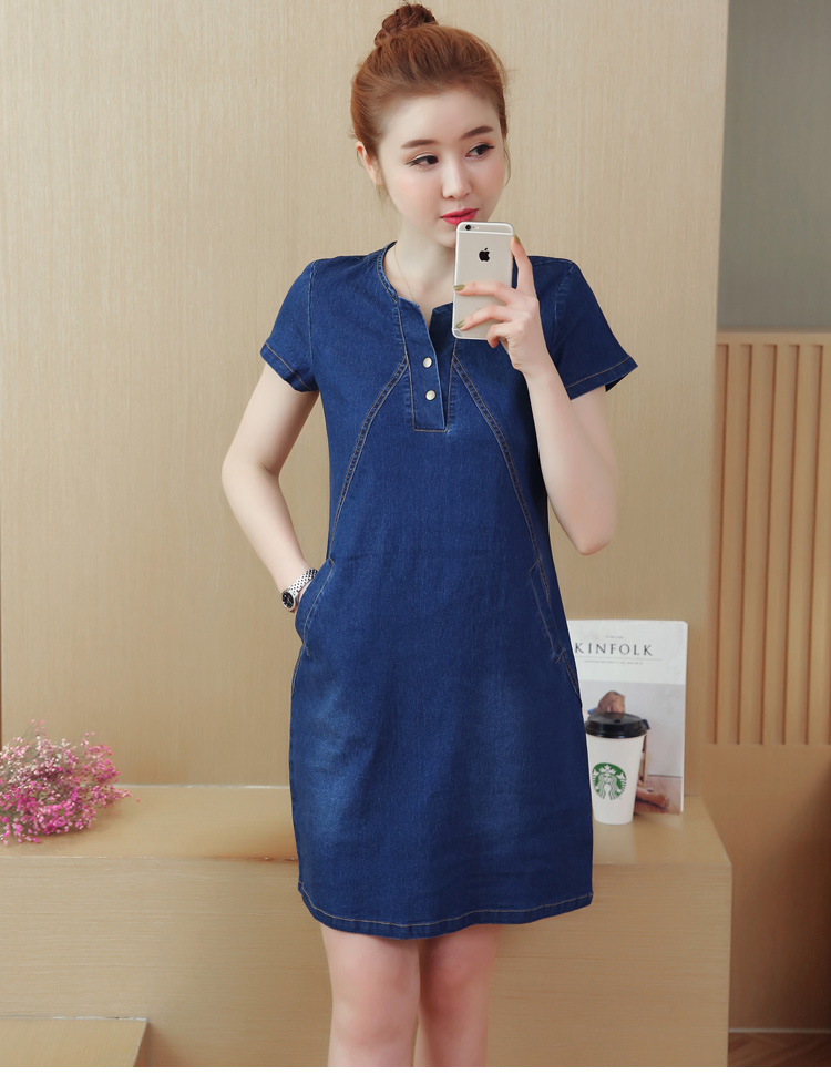 ĐẦM JEAN SUÔNG CỔ V ĐÍNH NÚT